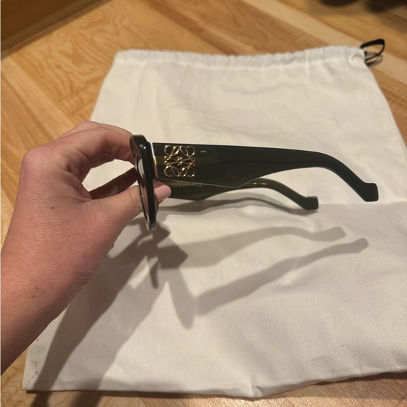 Loewe Olive Green Cat-Eye Sunglasses with Dark Lenses main image 5